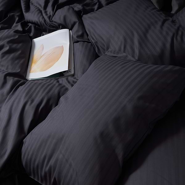 Фото - Комплект постельного белья Moon&Star Satin Stripe Dark Serenity 200х220 нав. 50х70 см 2 шт. (MS-890000820)