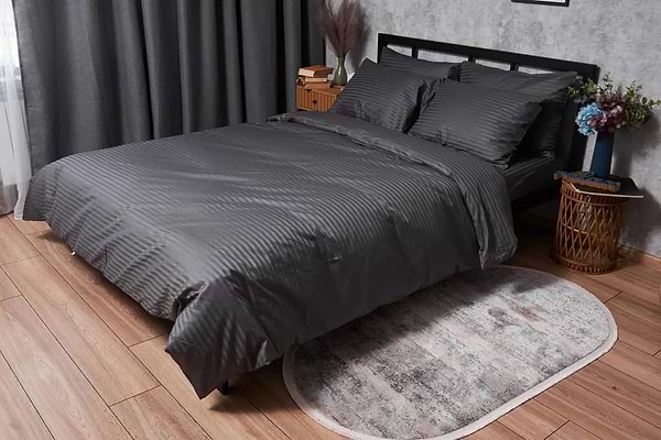 Фото - Комплект постільної білизни дитячий Moon&Star Satin Stripe, Stripe Black 110х140 нав. 2х50х50 (MS-830000214)