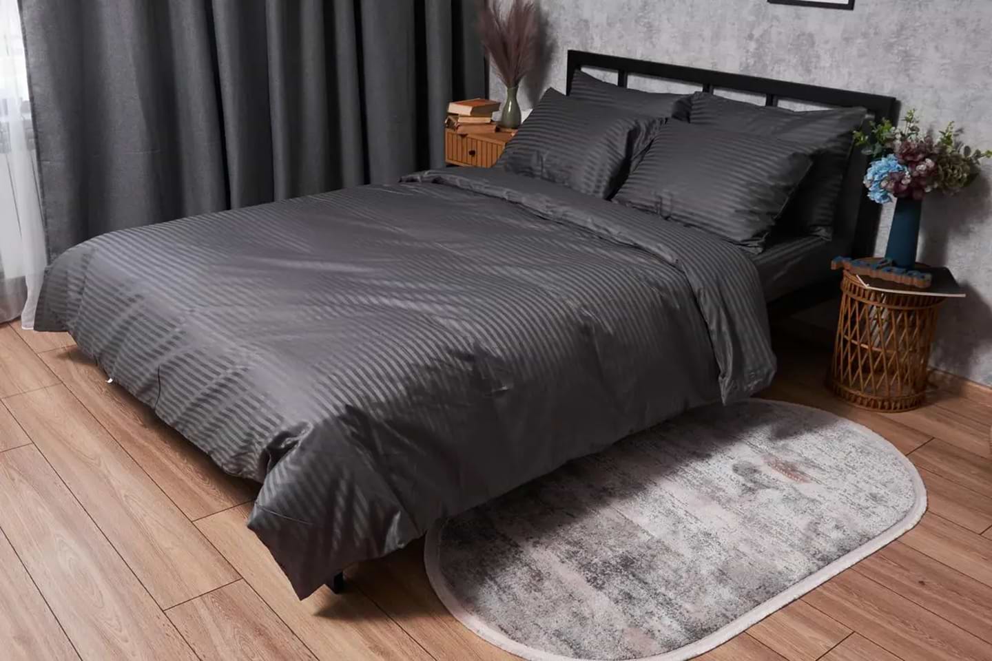 Комплект постільної білизни дитячий Moon&Star Satin Stripe, Stripe Black 110х140 нав. 2х40х40 (MS-830000212)