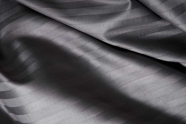 Фото - Комплект постільної білизни Moon&Star Satin Stripe Stripe Black 160х220 нав. 4х70х70 (MS-820003699)