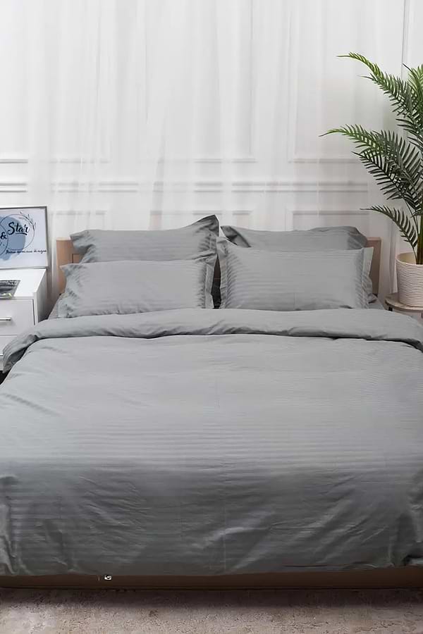 Фото - Комплект постельного белья детский Moon&Star Satin Stripe, Stripe Gray 110х140 нав. 2х40х60 (MS-830000209)