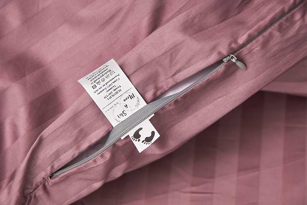 Фото - Комплект постільної білизни Moon&Star 143х210х2 нав. 2х40х60 Garnet Satin Stripe (MS-820000550)