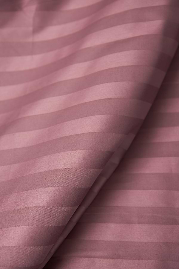 Фото - Комплект постельного белья Moon&Star 143х210х2 нав. 4х50х70 Garnet Satin Stripe (MS-820000553)