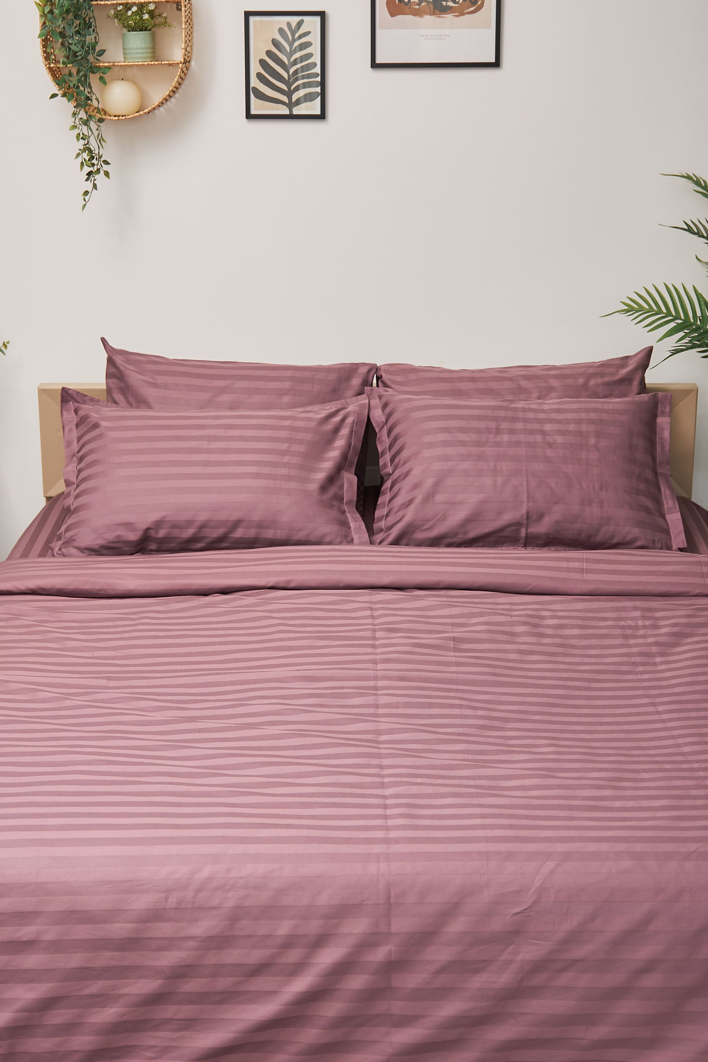 Комплект постельного белья Moon&Star 160х220х2 нав. 2х40х60 Garnet Satin Stripe (MS-820000555)