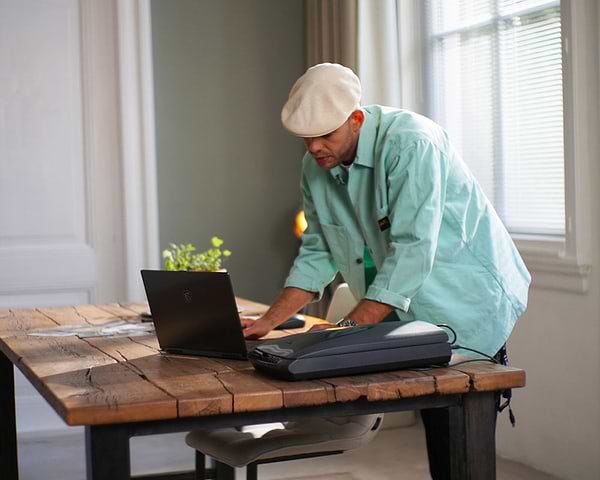 Фото - Ноутбук MSI Modern A10M (A10M-482KZ) Carbon Gray