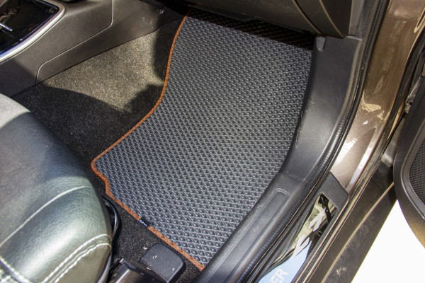 Фото - Коврики из экокожи в салон авто EVAtech для Outlander 5 seats Mitsubishi 2013 3 поколение SUV EU (MT31513CB5LA2BBB)