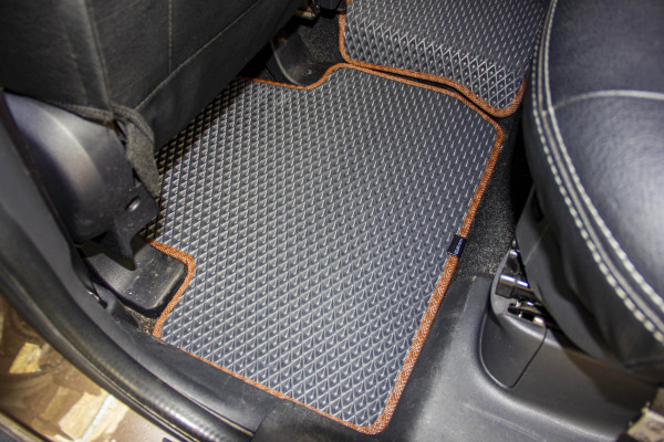 Фото - Коврики из экокожи в салон авто EVAtech для Outlander 5 seats Mitsubishi 2013 3 поколение SUV EU (MT31513CD5LA2BBB)