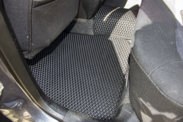 Фото - Килимки з екошкіри в салон авто EVAtech для Outlander Mitsubishi 2003-2006 1 покоління SUV EU (MT3179CCC5CP1BBB)