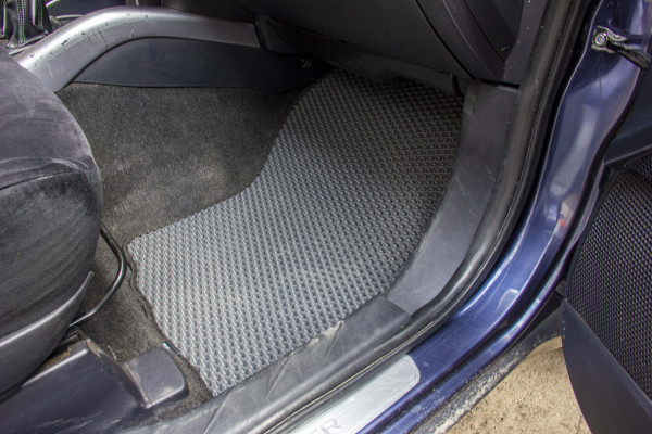 Фото - Килимки з екошкіри в салон авто EVAtech для Outlander XL Mitsubishi 2006-2012 2 покоління SUV EU (MT3181CV5AV2BBB)