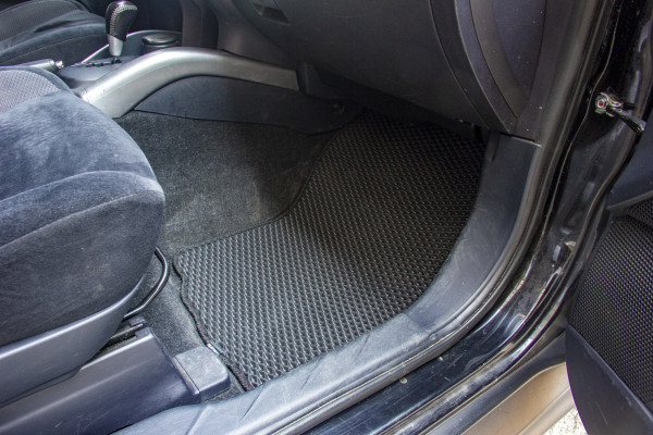 Фото - Коврики из экокожи в салон авто передние EVAtech для Outlander XL Mitsubishi 2006-2012 2 поколение SUV EU MT3181AV2AV2BBB