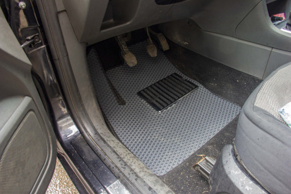 Фото - EVA коврики в салон авто EVAtech для Focus (C307) 3-doors MT Ford 2005-2010 2 поколение Htb EU FD32208CV5RBB