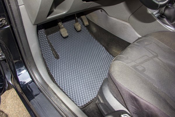 Фото - EVA коврики в салон авто EVAtech для Focus (C307) 3-doors MT Ford 2005-2010 2 поколение Htb EU FD32208CV5RBB