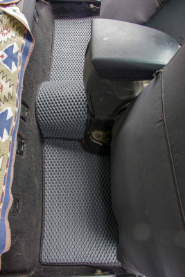 Фото - EVA коврики в салон авто EVAtech для Focus (C307) 3-doors MT Ford 2005-2010 2 поколение Htb EU FD32208CV5RBB