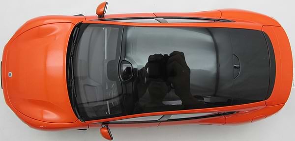 Фото - Коллекционная машинка 1:18 Xiaomi SU7 1/18 Lava Orange (BHR08KOGL)