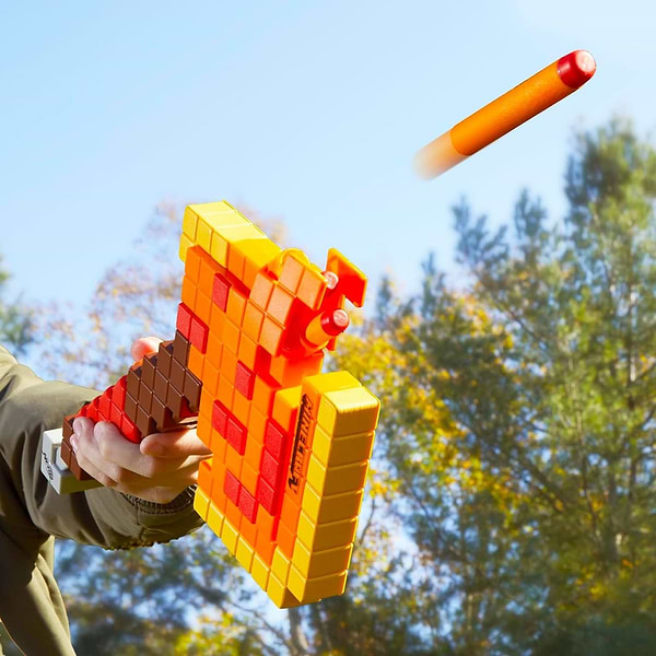Фото - Бластер многозарядный Hasbro топор Nerf Firebrand серии Майнкрафт (F8953)