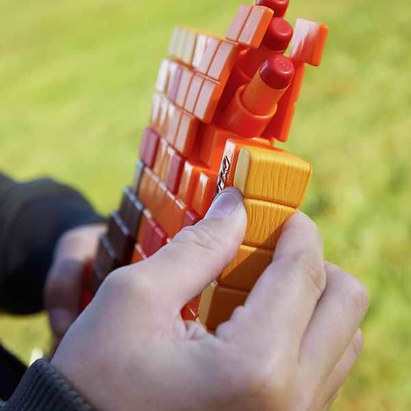 Фото - Бластер многозарядный Hasbro топор Nerf Firebrand серии Майнкрафт (F8953)