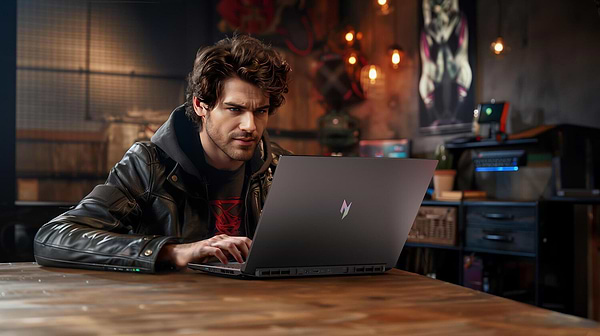 Фото - Ноутбук игровой Acer Nitro V 16 ANV16-61 (NH.U1EEU.008) Obsidian Black