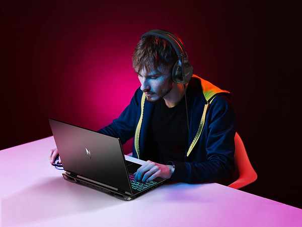 Фото - Ноутбук ігровий Acer Nitro 16 AN16-42-R287 (NH.QSKEU.005) Obsidian Black