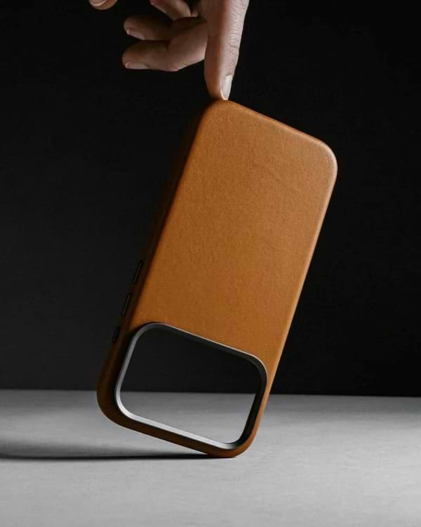 Фото - Чехол для смартфона Nomad Traditional Leather Case English Tan for iPhone 17 Pro (NM011932858)