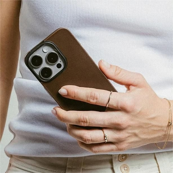 Фото - Чехол для смартфона Nomad Magnetic Rustic Brown Horween for iPhone 16 Pro Max (NM01361985)