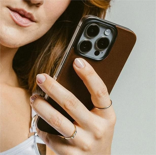 Фото - Чехол для смартфона Nomad Magnetic Rustic Brown Horween for iPhone 16 Pro Max (NM01361985)