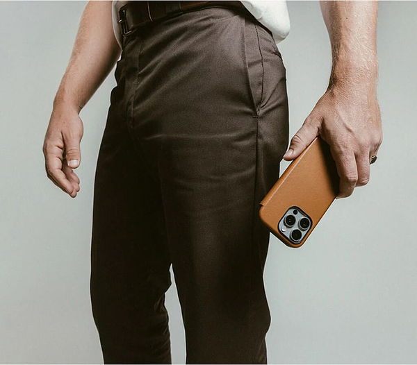 Фото - Чехол для смартфона Nomad Modern Leather Folio English Tan for iPhone 16 Pro (NM01678885)