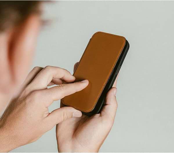 Фото - Чохол для смартфону Nomad Modern Leather Folio English Tan for iPhone 16 Pro Max (NM01673385)