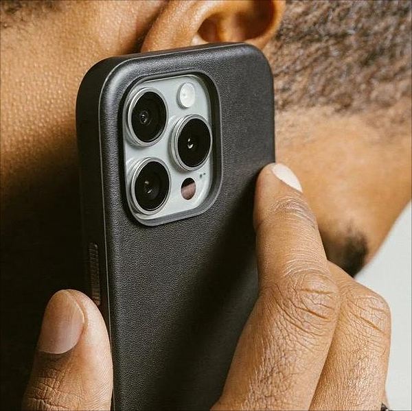 Фото - Чехол для смартфона Nomad Modern Leather Back Horween for iPhone 16 Pro Max (NM01690085)