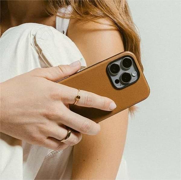 Фото - Чохол для смартфону Nomad Modern Leather English Tan for iPhone 16 Pro Max (NM01691785)