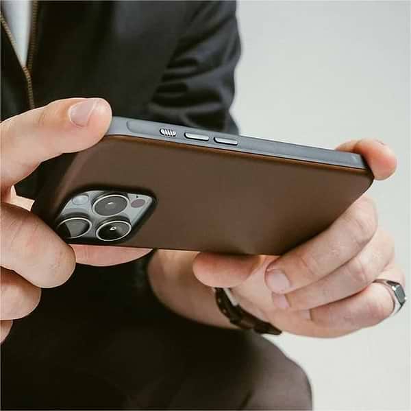 Фото - Чохол для смартфону Nomad Modern Leather Brown for iPhone 16 Pro (NM01696285)