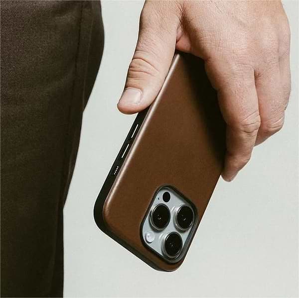 Фото - Чохол для смартфону Nomad Modern Leather Brown for iPhone 16 Pro (NM01696285)