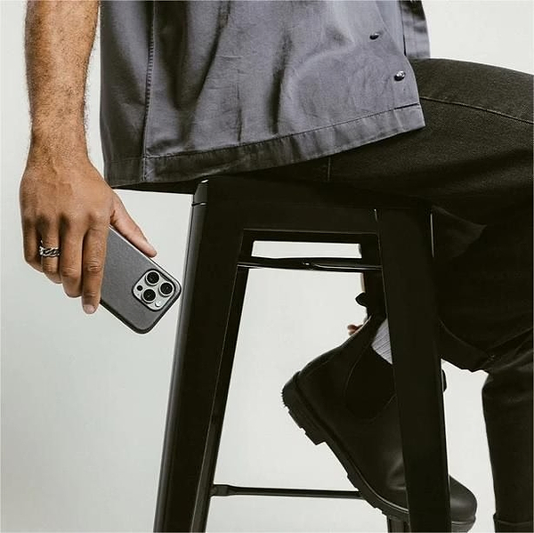 Фото - Чехол для смартфона Nomad Modern Leather Back for iPhone 16 Pro Max (NM01693185)