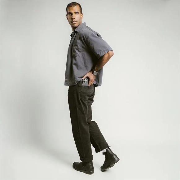 Фото - Чехол для смартфона Nomad Modern Leather Back for iPhone 16 Pro Max (NM01693185)