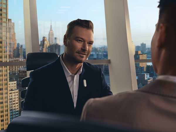 Фото - Диктофон Plaud.AI Note Pin Silver (PN0200-SI)