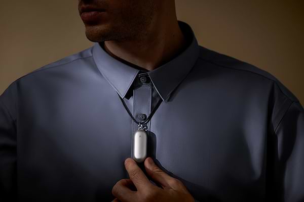 Фото - Диктофон Plaud.AI Note Pin Silver (PN0200-SI)