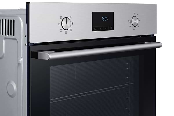 Фото - Духовой шкаф + варочная панель газовая Samsung NV68A1110BS/WT + NA64H3010AS/WT