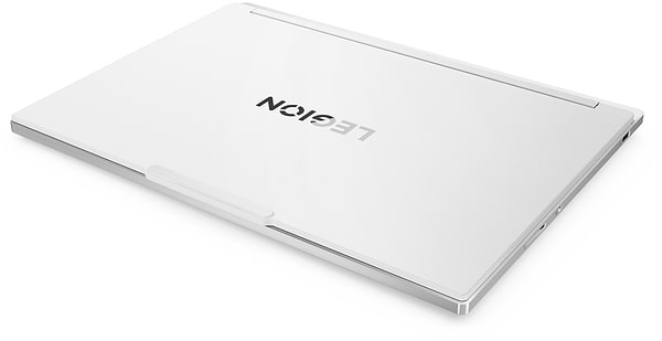 Фото - Ноутбук игровой Lenovo Legion 7 16IAX10 (83KY002HRA) Glacier White