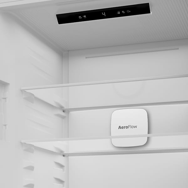 Фото - Холодильник встраиваемый Beko B3BCNA294HS