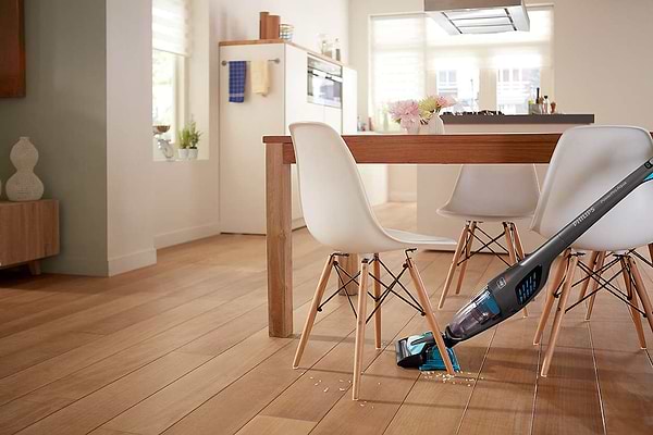 Фото - Пылесос ручной для дома Philips PowerPro Aqua FC6402/01