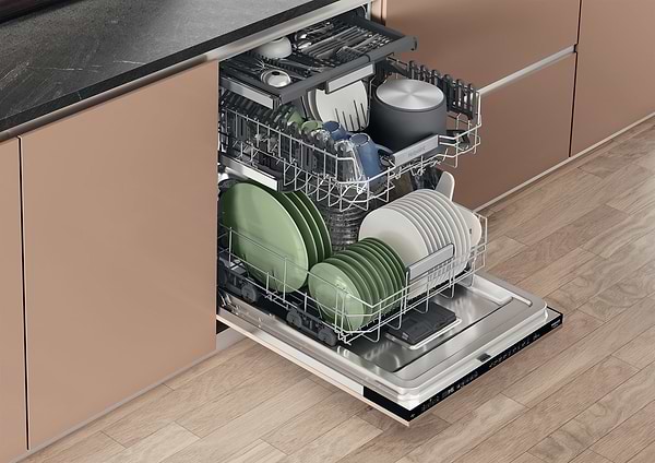 Фото - Посудомийна машина вбудована Hotpoint-Ariston HM7 42 L