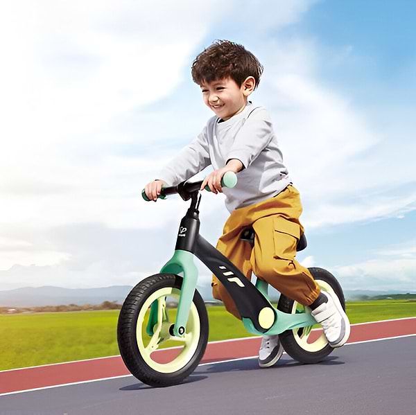 Фото - Беговел Hape зеленый (E1208)