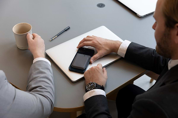 Фото - Диктофон Plaud.AI Note Black (NB-100-BL)