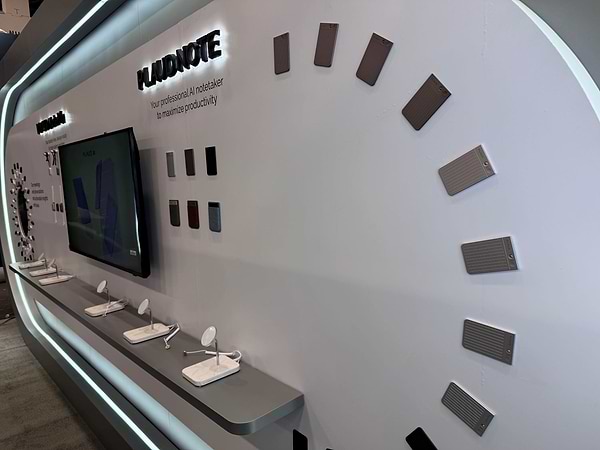 Фото - Диктофон Plaud.AI Note Black (NB-100-BL)