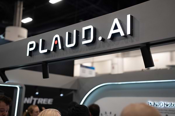 Фото - Диктофон Plaud.AI Note Silver (NB-100-SI)