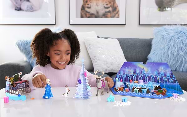 Фото - Набір ігрових фігурок Disney Frozen Адвент-календар Крижане серце (HWX20)