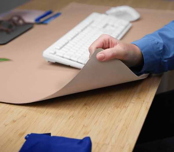 Фото - Коврик для мыши игровой Trust Benya XXL Desk Pad Beige (25713)