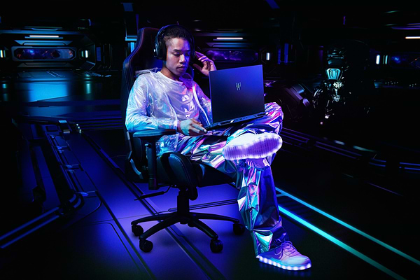 Фото - Ноутбук игровой Acer Predator Helios Neo 18 PHN18-72 (NH.QVLEU.007) Abyssal Black