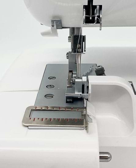 Фото - Оверлок Prime Technics PO 124 W