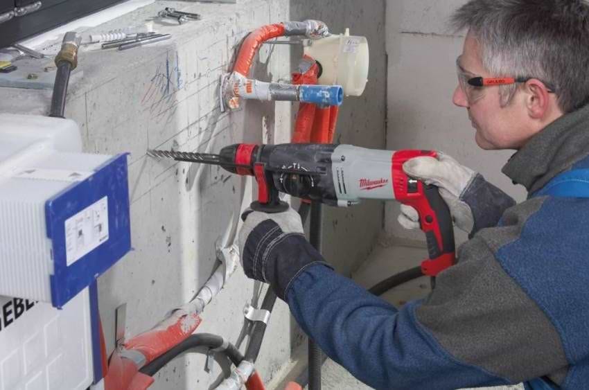 Фото - Перфоратор Milwaukee SDS-Plus PH 28 (4933396396)