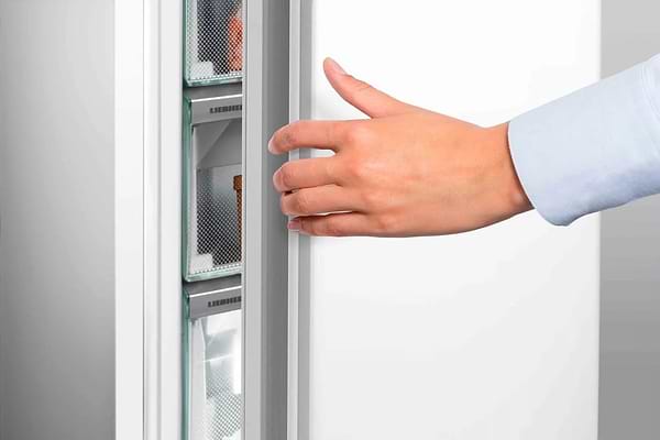 Фото - Уценка - Холодильник Liebherr CNd 5703